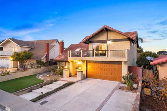 Spacious 4BR Mira Mesa Retreat w/ Firepit, BBQ & Parking - Image 2