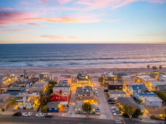 SRP Cottage — Iconic Mission Beach Retreat with AC & Rare Parking, Steps to the Ocean - Image 5