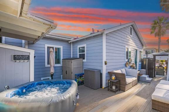 Steps to Ocean Beach & Newport Ave|Private Parking|Fire Pit|Games - Image 3