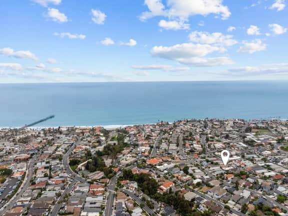 Sunny San Clemente Stay | Walk to Shore | Upper Deck - Image 4