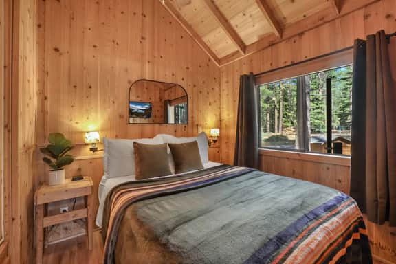 The Cozy Cub Cabin – 7 Min to Lake - Image 5